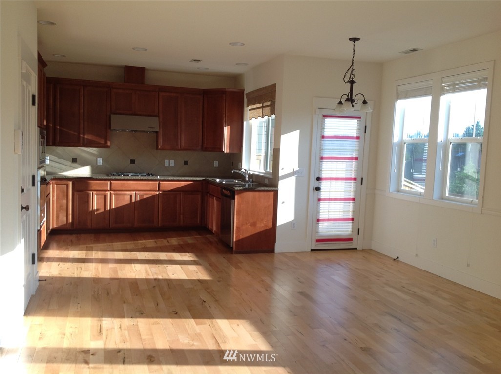 22816 36th Drive Southeast Bothell, WA 98021 - Photo 5 of 14 Gallery Image 5