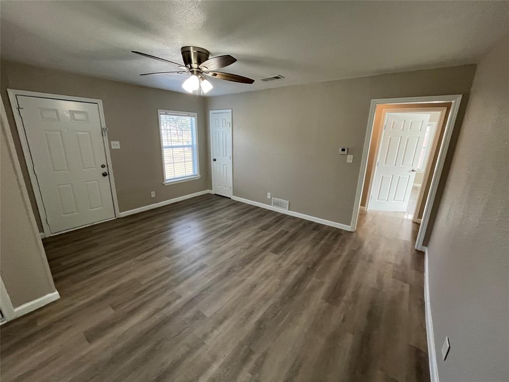 7642 Maxwell Avenue Dallas, TX 75217 - Photo 5 of 20