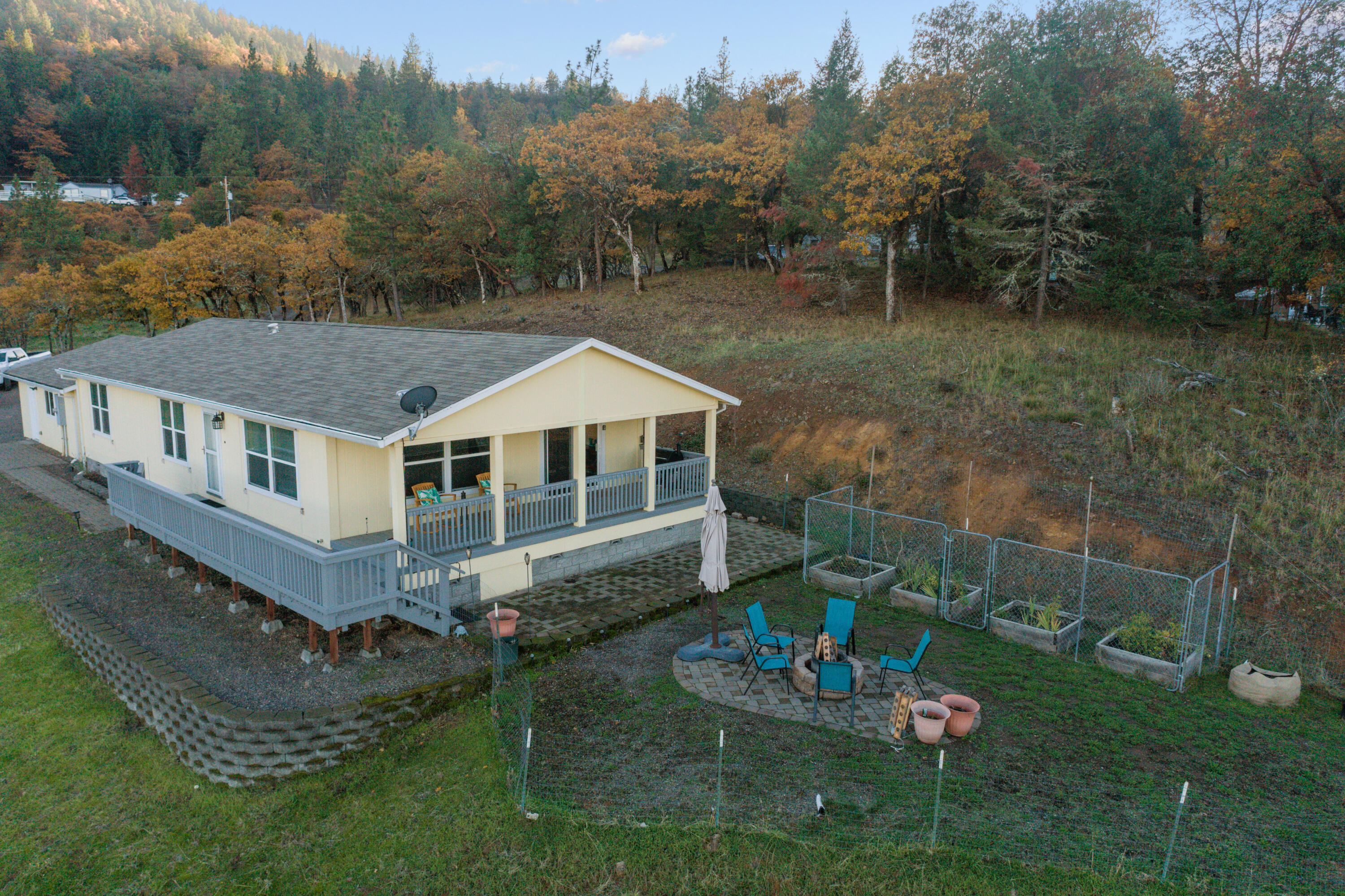 496 Wren Ridge Drive Eagle Point, OR 97524 - Photo 18 of 34 Side View