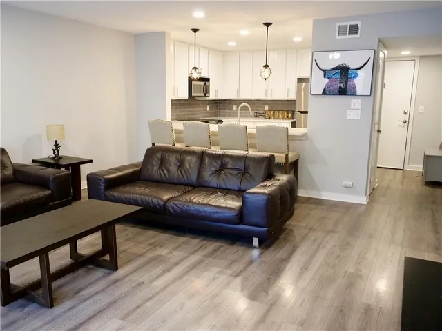 $1,800 | 3650 Ashford Dunwoody Road Northeast, Unit 817, Atlanta, GA 30319