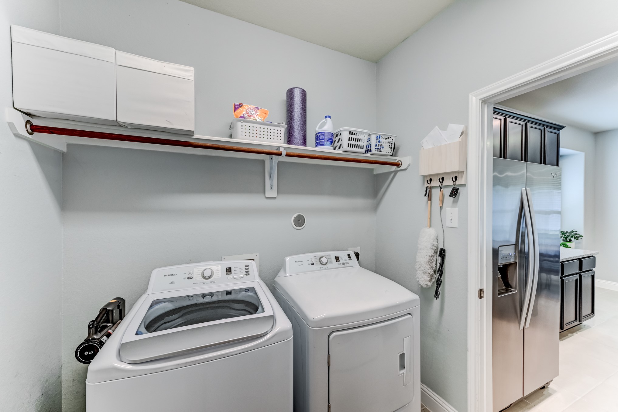 23831 Pennington Hills Drive Spring, TX 77389 - Photo 41 of 46 a utility room with dryer and washer