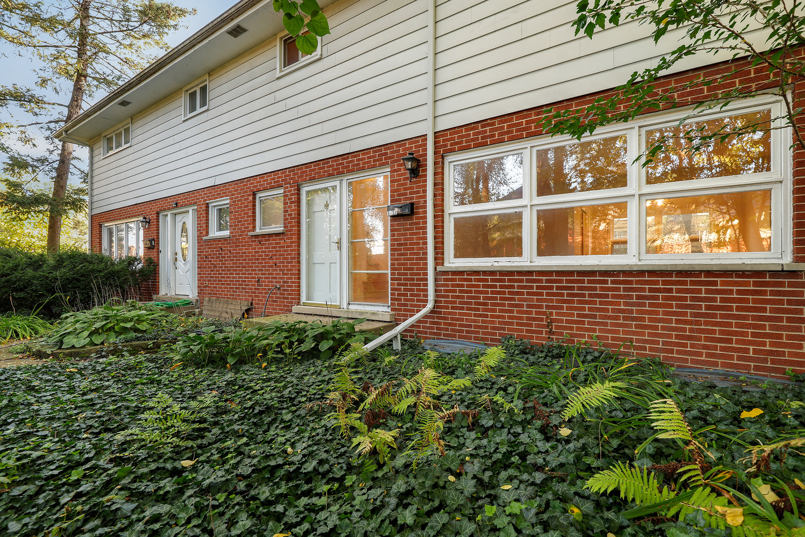3131 Lake Avenue, Unit B Wilmette, IL 60091 - Photo 1 of 27