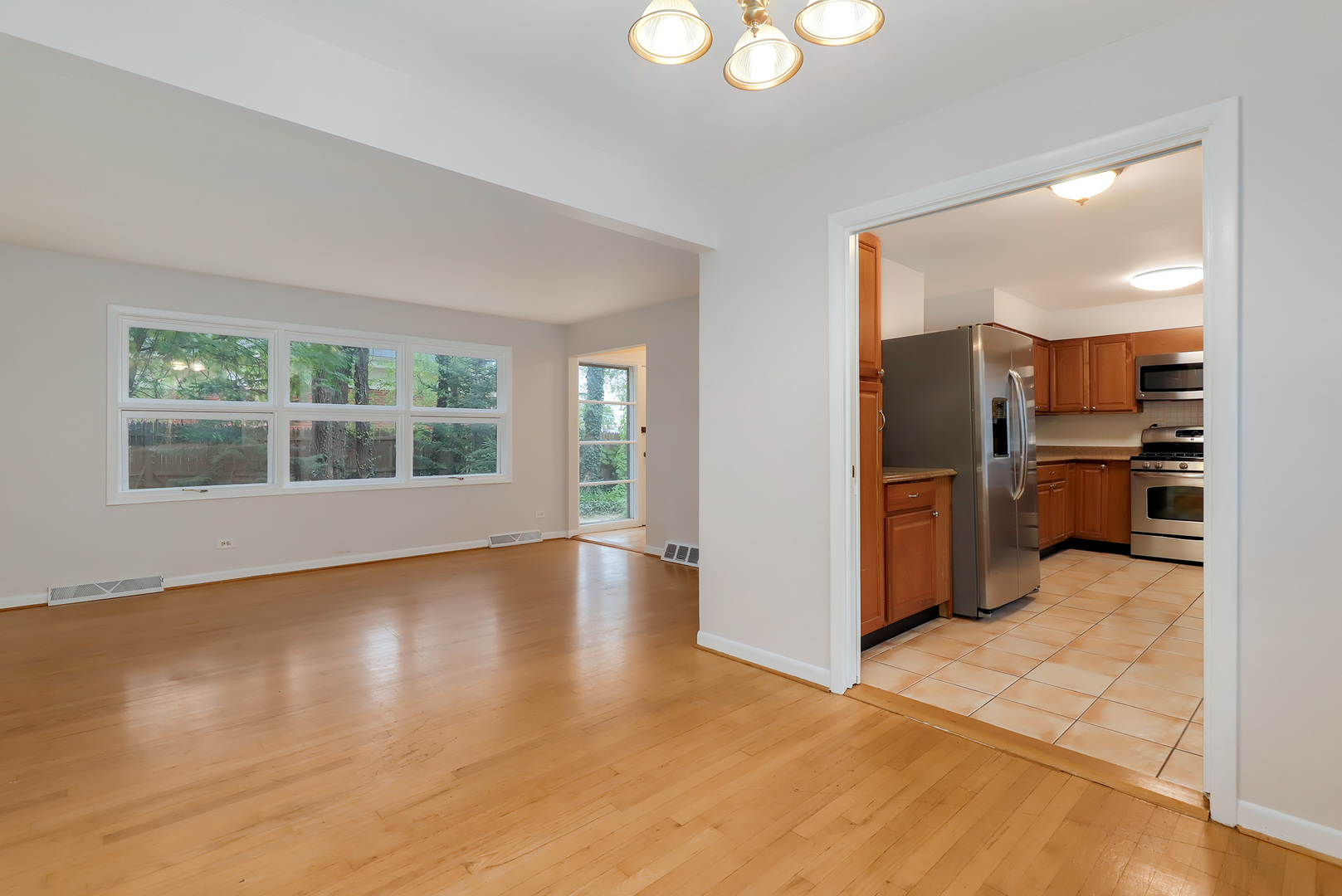 3131 Lake Avenue, Unit B Wilmette, IL 60091 - Photo 8 of 27