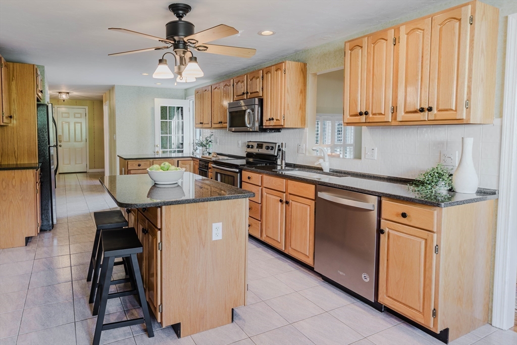 7 Tina Road Milford, MA 01757 - Photo 7 of 38