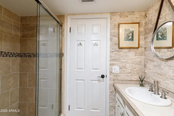 $1,899,000 | 4833 North 38th Street, Phoenix, AZ 85018