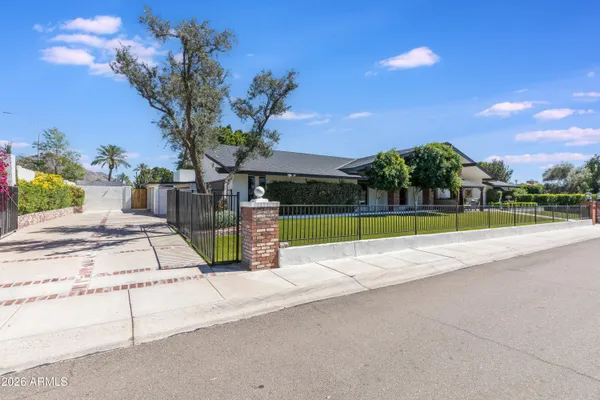 $1,899,000 | 4833 North 38th Street, Phoenix, AZ 85018