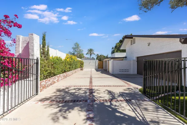 $1,899,000 | 4833 North 38th Street, Phoenix, AZ 85018
