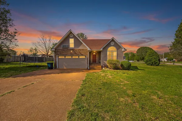 $369,900 | 132 Kimberly Street, Portland, TN 37148