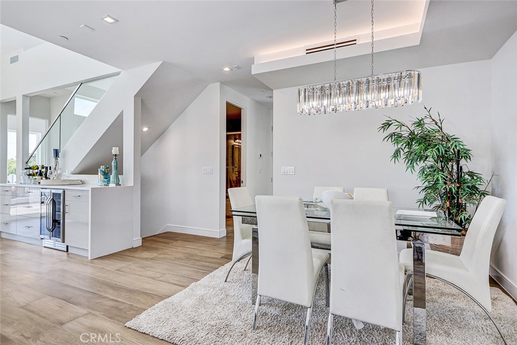 2701 Ruhland Avenue Redondo Beach, CA 90278 - Photo 15 of 38 a view of a dining room with furniture
