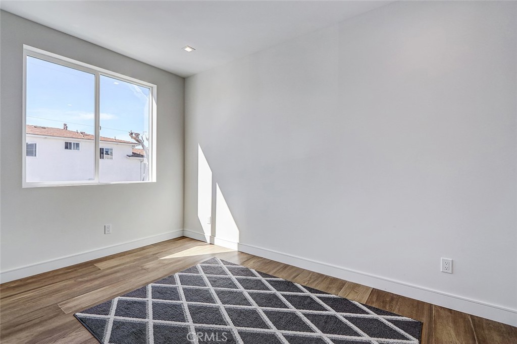 2701 Ruhland Avenue Redondo Beach, CA 90278 - Photo 36 of 38 a view of an empty room with a window