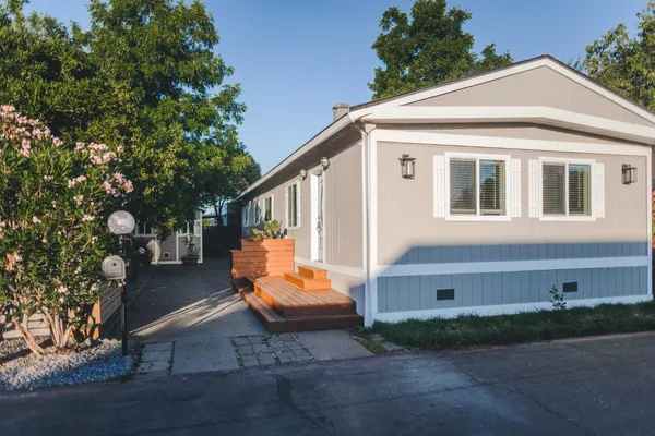 $159,500 | 6025 Dias Avenue, Unit 215, Sacramento, CA 95824