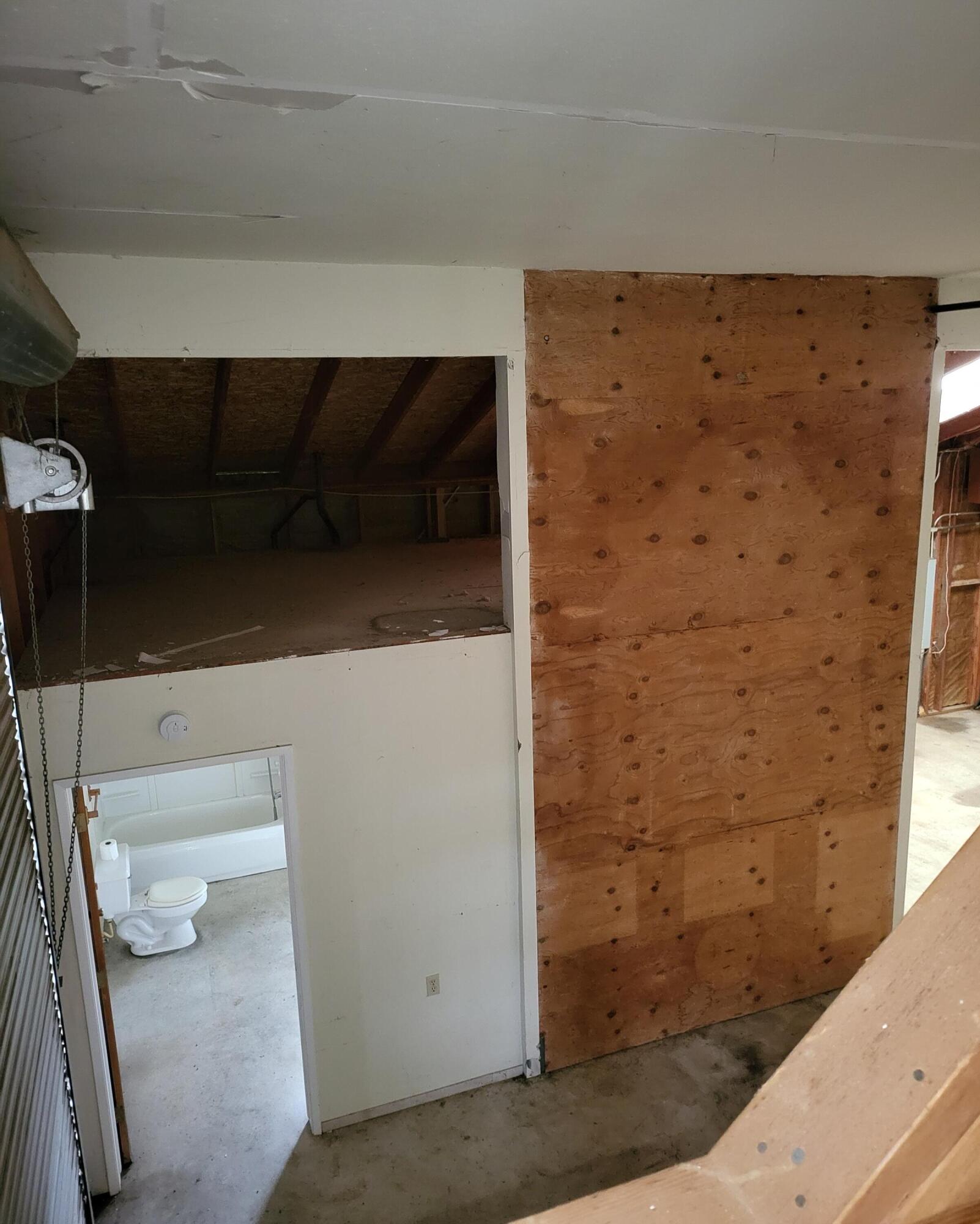 19009 Paskenta Road Corning, CA 96021 - Photo 17 of 33 a bathroom with a shower and a toilet