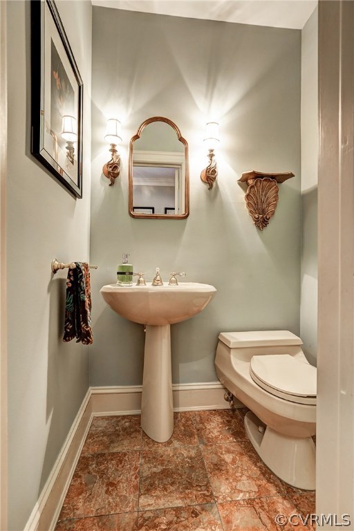 4601 Coventry Road Richmond, VA 23221 - Photo 20 of 43 Powder Room