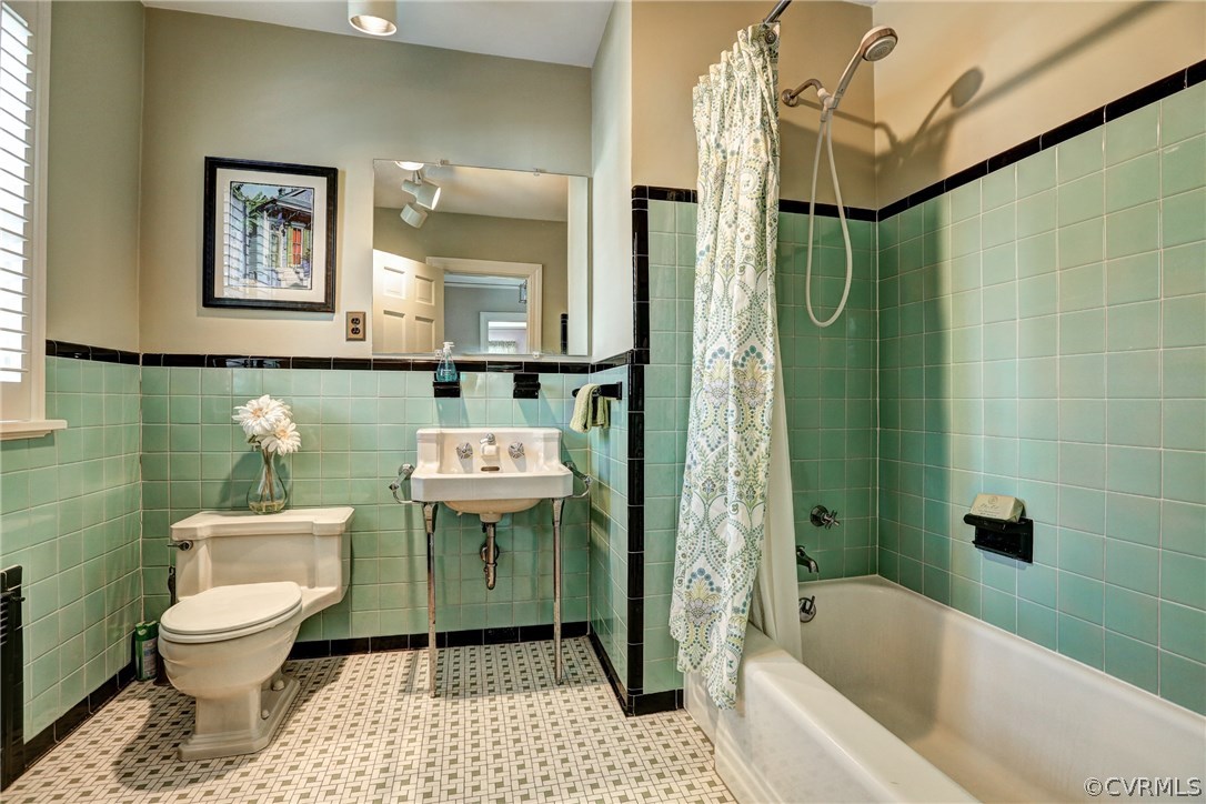 4601 Coventry Road Richmond, VA 23221 - Photo 31 of 43 Full Bathroom 2