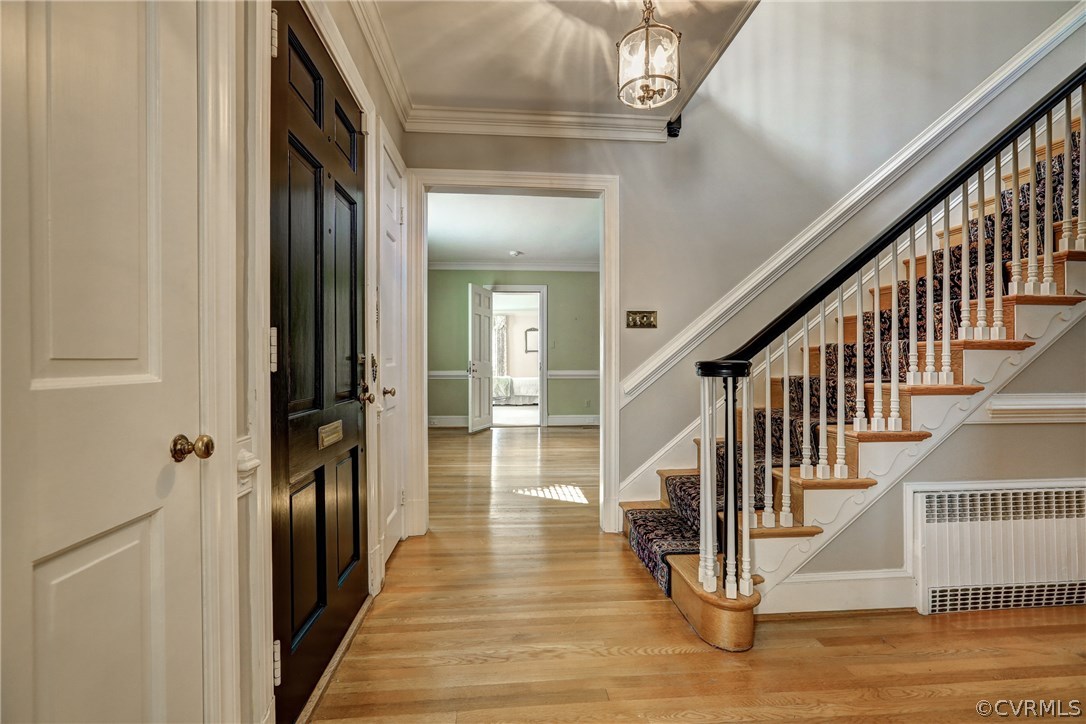4601 Coventry Road Richmond, VA 23221 - Photo 5 of 43 Foyer to Living Room entrance