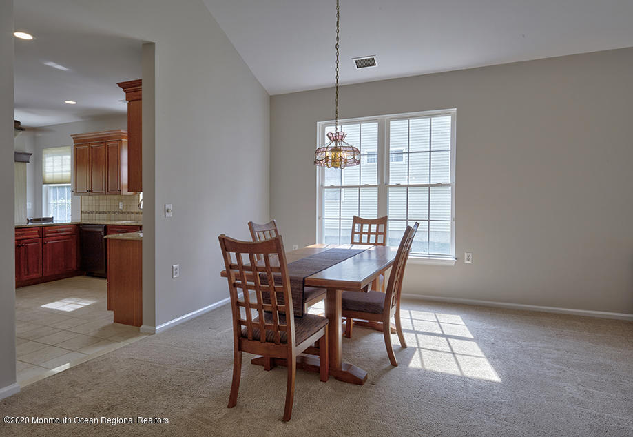 72 Hummingbird Drive Hamilton, NJ 08690 - Photo 6 of 28 72 Hummingbird Dr04 72