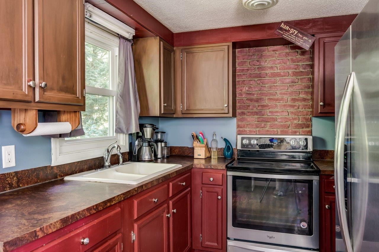 6 Nutter Street Rochester, NH 03867 - Photo 2 of 19