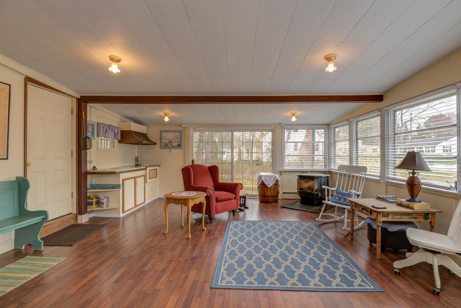 80 Sea Road Kennebunk, ME 04043 - Photo 7 of 24 Spacious family room