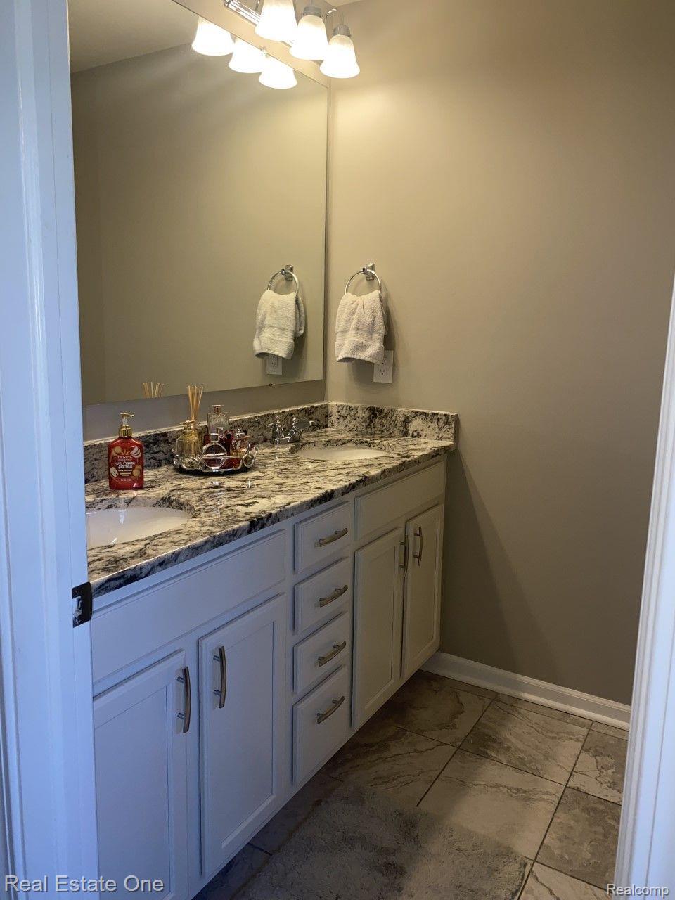 2789 Hartwick Drive Rochester, MI 48307 - Photo 34 of 65 Gallery Image 34