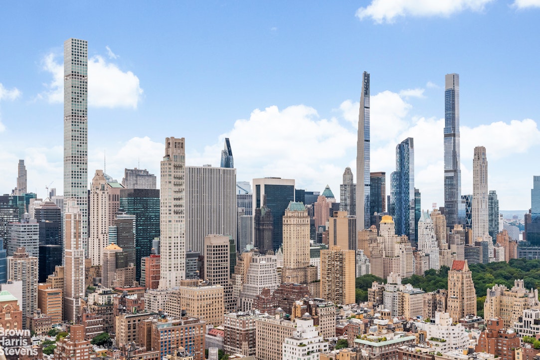 200 East 69th Street, Unit 47 Manhattan, NY 10021 - Photo 12 of 30 a city view with lot of high rise buildings