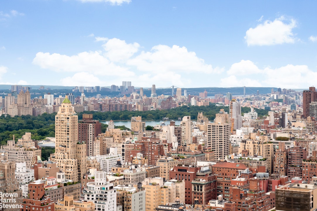 200 East 69th Street, Unit 47 Manhattan, NY 10021 - Photo 18 of 30 a view of a city with tall buildings in the background