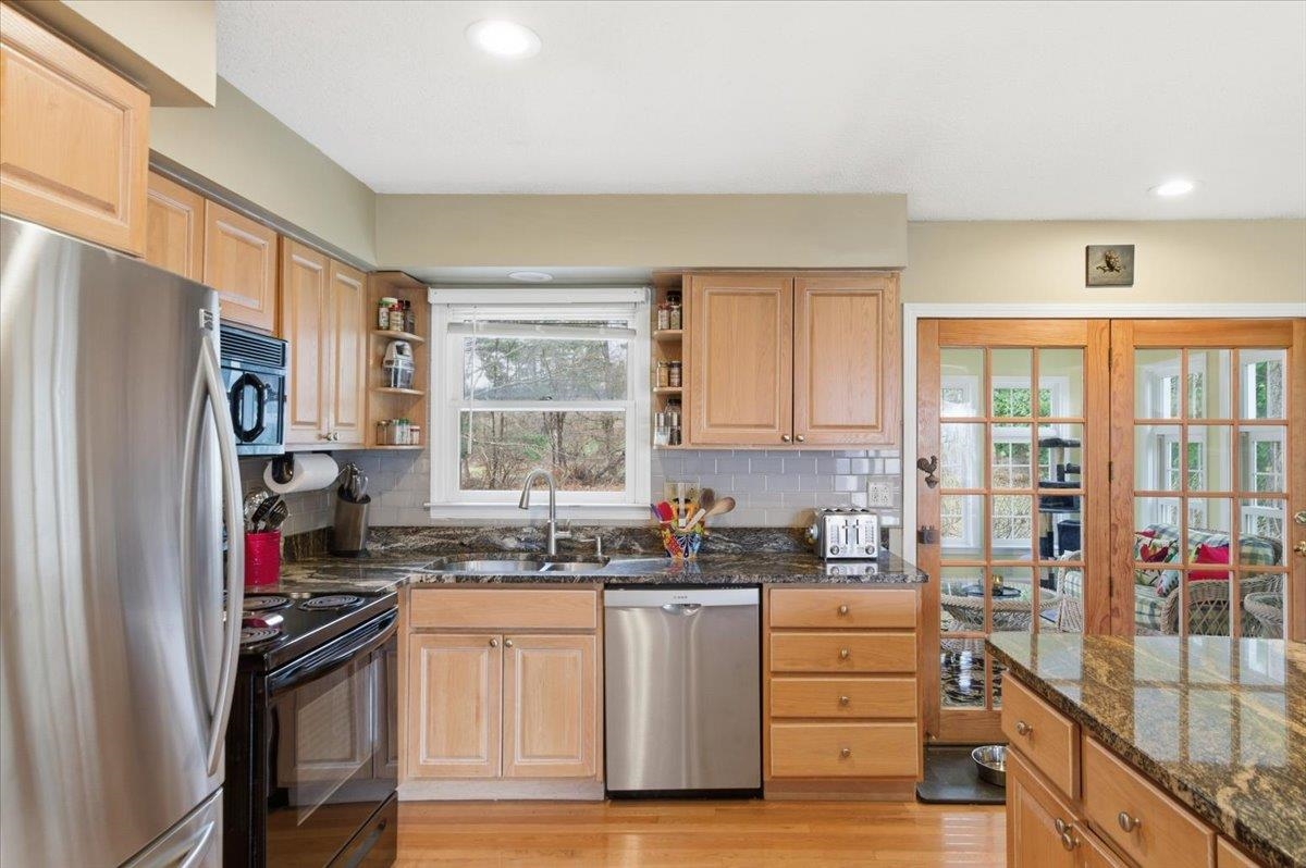 338 Collamer Circle Shelburne, VT 05482 - Photo 12 of 60