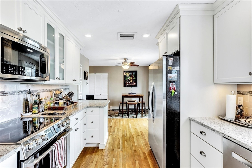 32 Shawme Road Sandwich, MA 02563 - Photo 7 of 40 Gallery Image 7