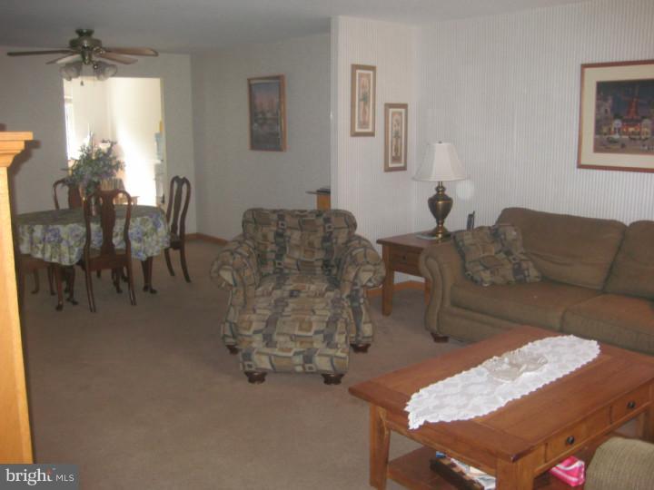 10236 West Keswick Road Philadelphia, PA 19114 - Photo 3 of 20 Gallery Image 3