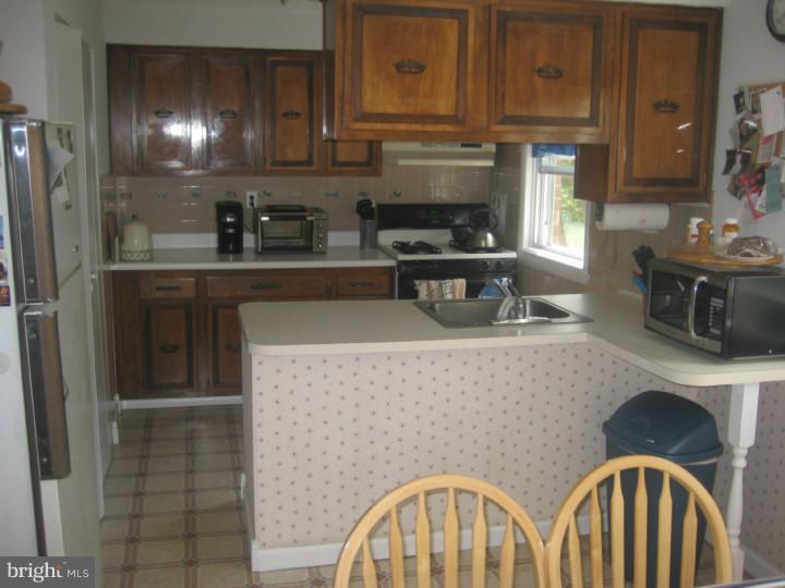 10236 West Keswick Road Philadelphia, PA 19114 - Photo 8 of 20 Gallery Image 8