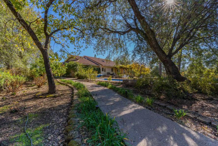 22707 Upton Road Plymouth, CA 95669 - Photo 20 of 26 a view of outdoor space with garden