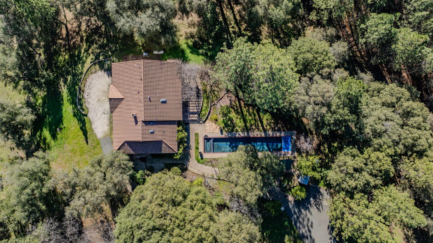 22707 Upton Road Plymouth, CA 95669 - Photo 81 of 99 an aerial view of a house with a yard and garden