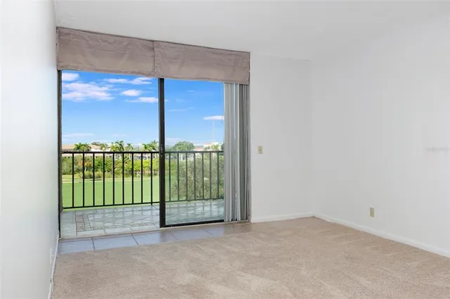 $229,000 | 6104 Palma Del Mar Boulevard South, Unit 405, St. Petersburg, FL 33715