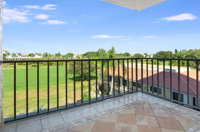 $229,000 | 6104 Palma Del Mar Boulevard South, Unit 405, St. Petersburg, FL 33715