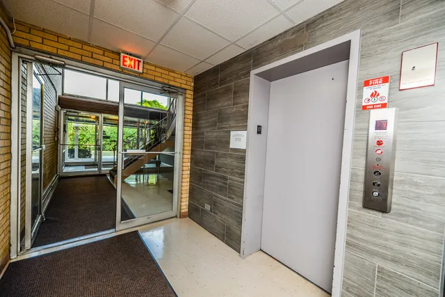 $1,550 | 2226 South Goebbert Road, Unit 270, Arlington Heights, IL 60005