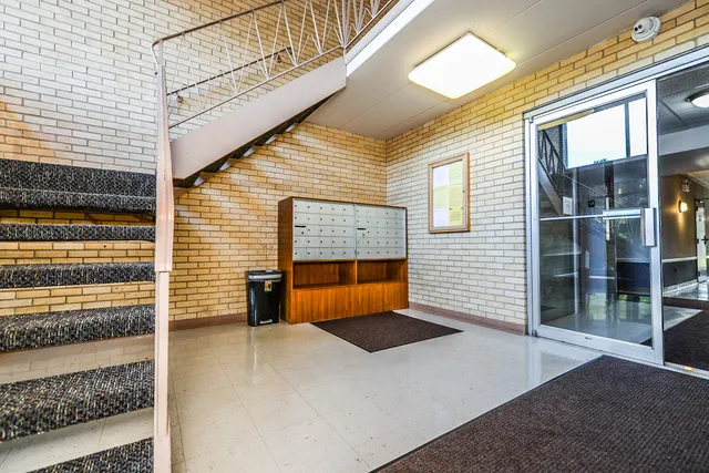 $1,550 | 2226 South Goebbert Road, Unit 270, Arlington Heights, IL 60005