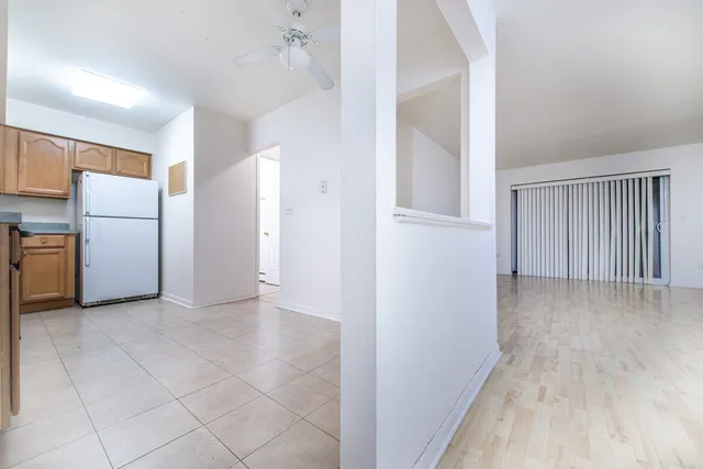 $1,550 | 2226 South Goebbert Road, Unit 270, Arlington Heights, IL 60005