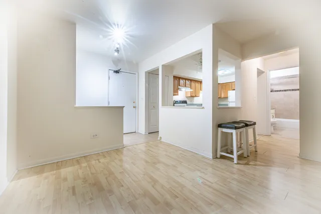 $1,550 | 2226 South Goebbert Road, Unit 270, Arlington Heights, IL 60005