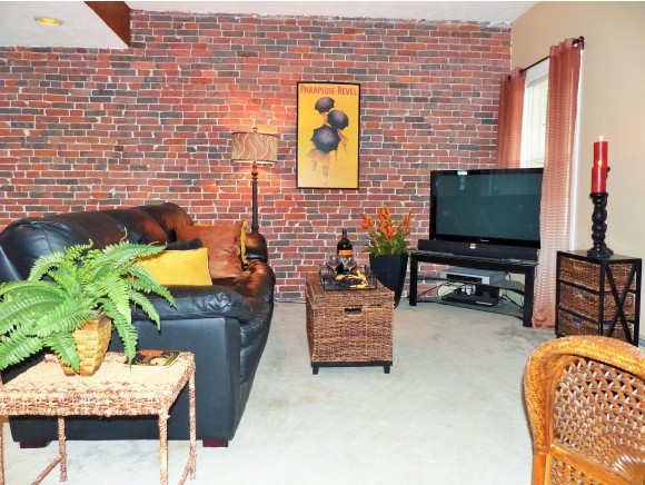 138 West Merrimack Street, Unit 2 Manchester, NH 03101 - Photo 11 of 26