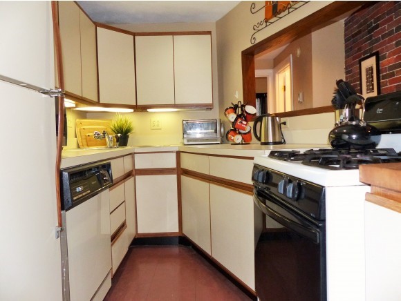 138 West Merrimack Street, Unit 2 Manchester, NH 03101 - Photo 4 of 26