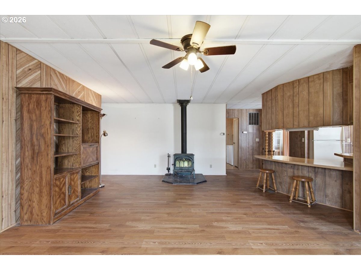 5422 Portland Road Northeast, Unit 104 Salem, OR 97305 - Photo 13 of 40 Fireplace Wood Burning Stove/Insert
