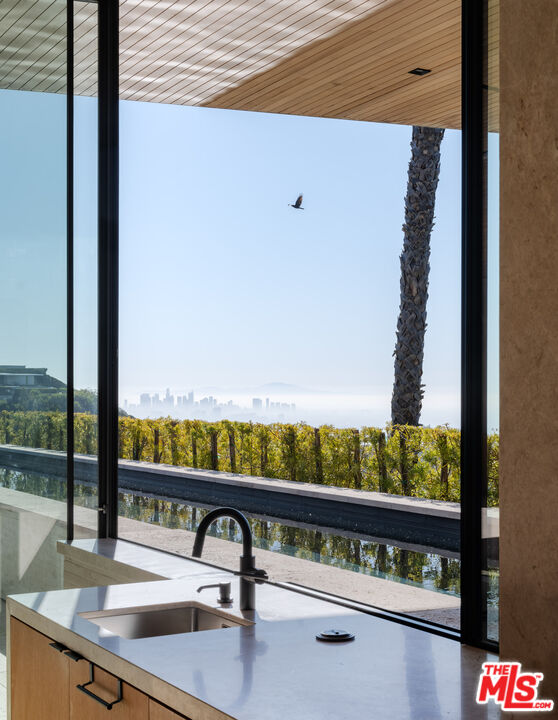 1520 Carla Ridge Beverly Hills, CA 90210 - Photo 9 of 24 a view of sitting area with furniture