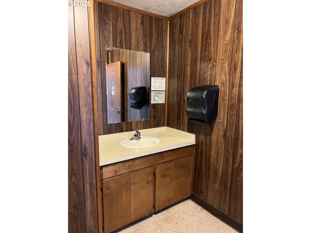 $169,000 | 48017 Highway 58, Oakridge, OR 97463