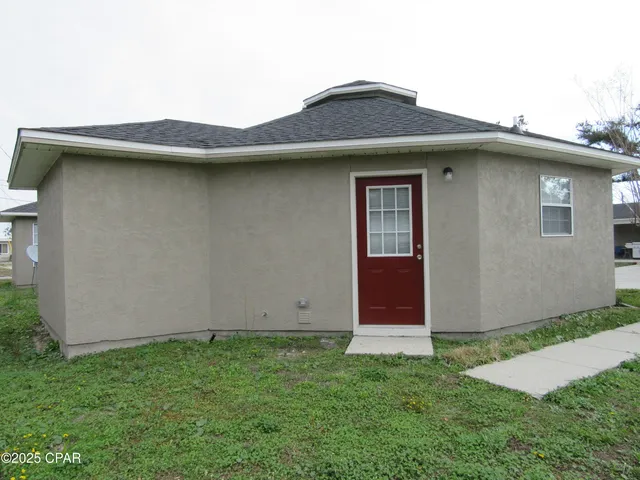 $1,125 | 1401 Gulf Avenue, Unit 7, Panama City, FL 32401