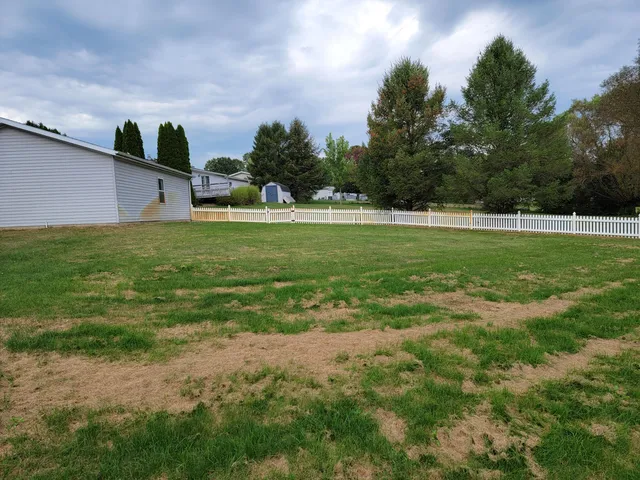 $220,000 | 2027 Coachlight Drive, La Porte, IN 46350