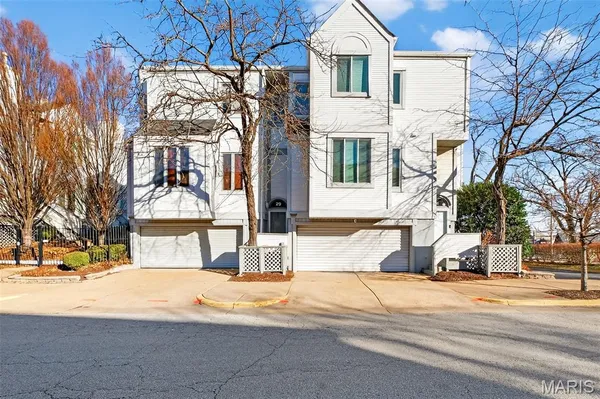 $1,650 | 28 Columbus Square Drive, St. Louis, MO 63101