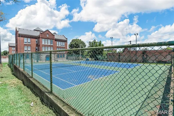$1,650 | 28 Columbus Square Drive, St. Louis, MO 63101