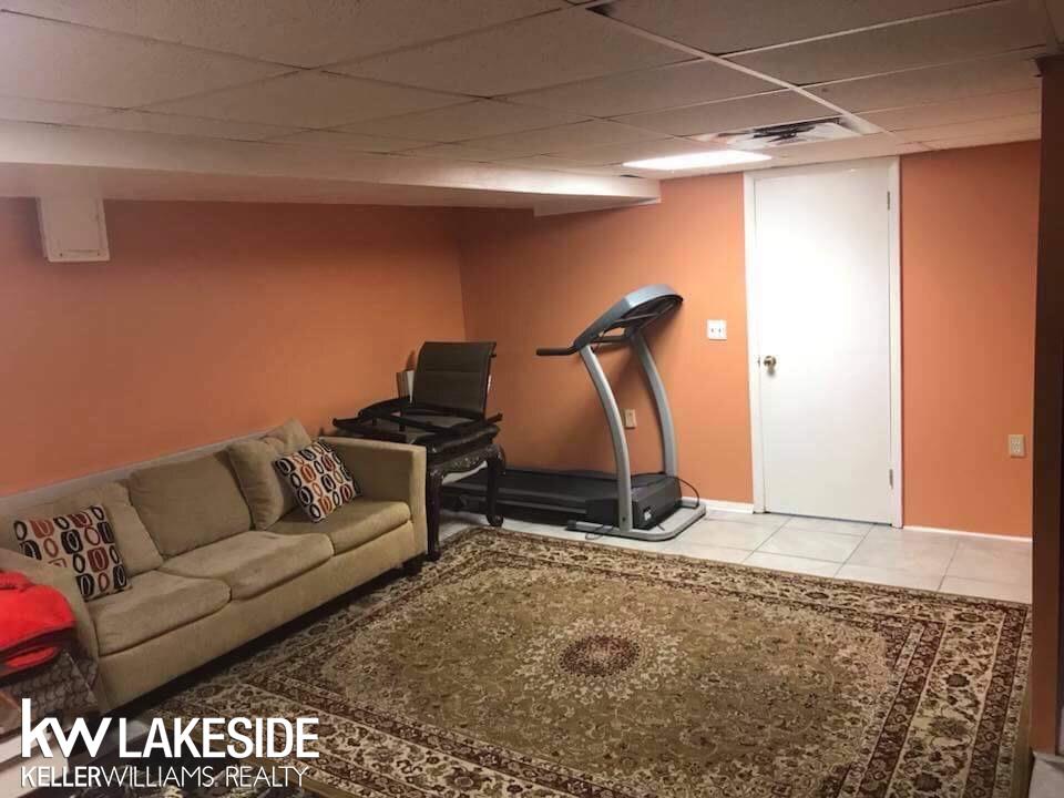 4284 15 Mile Road Sterling Heights, MI 48310 - Photo 19 of 21 31347312-21.JPG