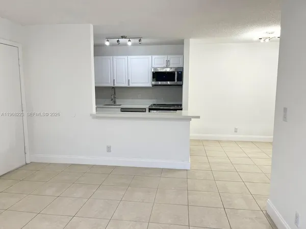 $2,200 | 10773 Cleary Boulevard, Unit 204, Plantation, FL 33324