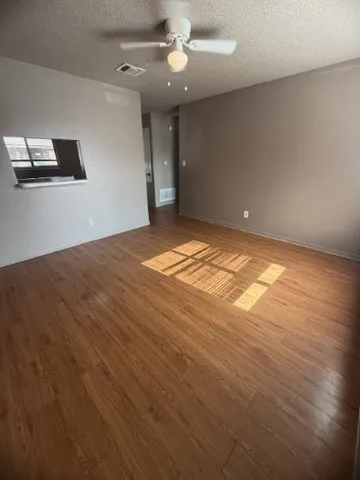 $850 | 139 Elm Drive, Unit 306, Lockhart, TX 78644