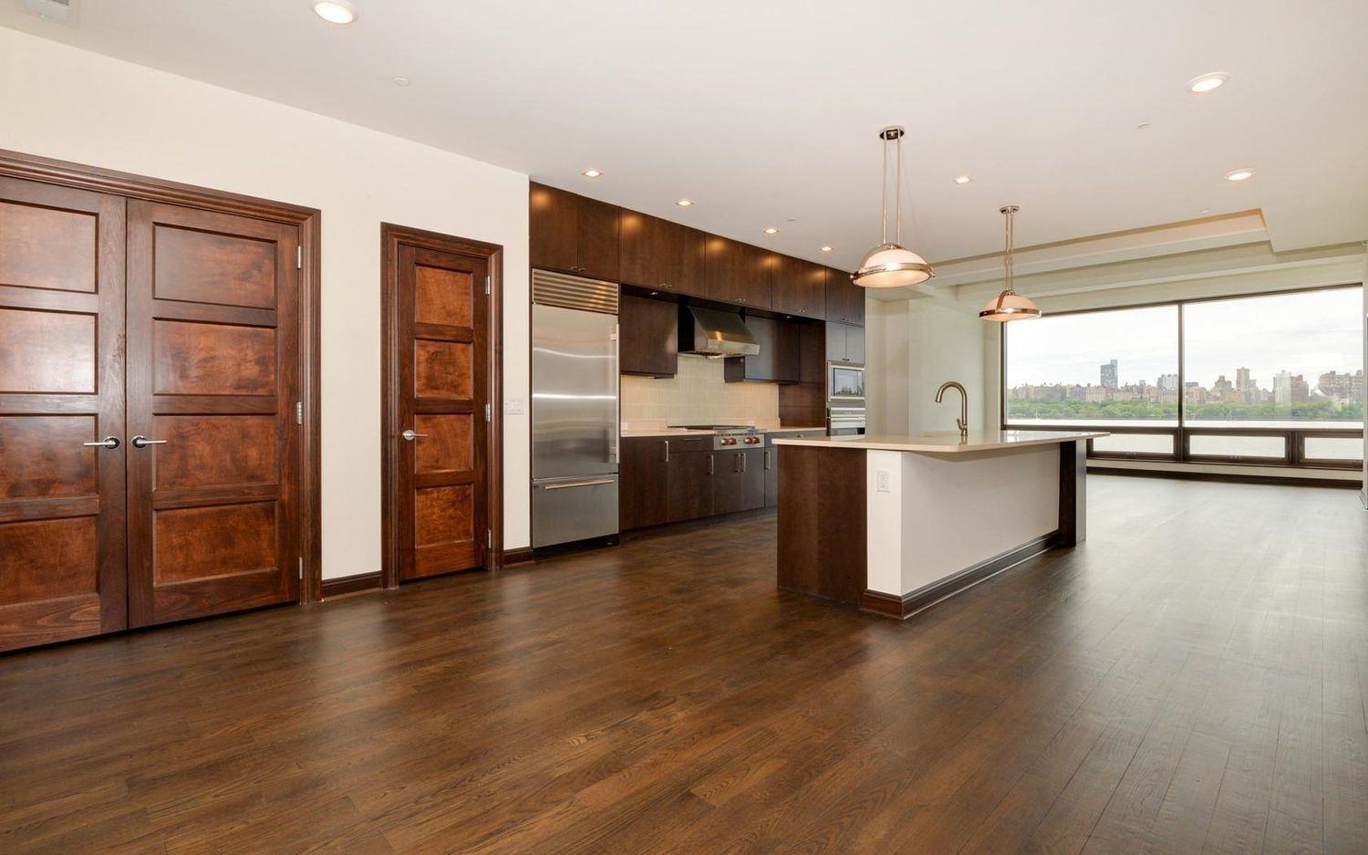 9 Somerset Lane, Unit 310 Edgewater, NJ 07020 - Photo 3 of 22